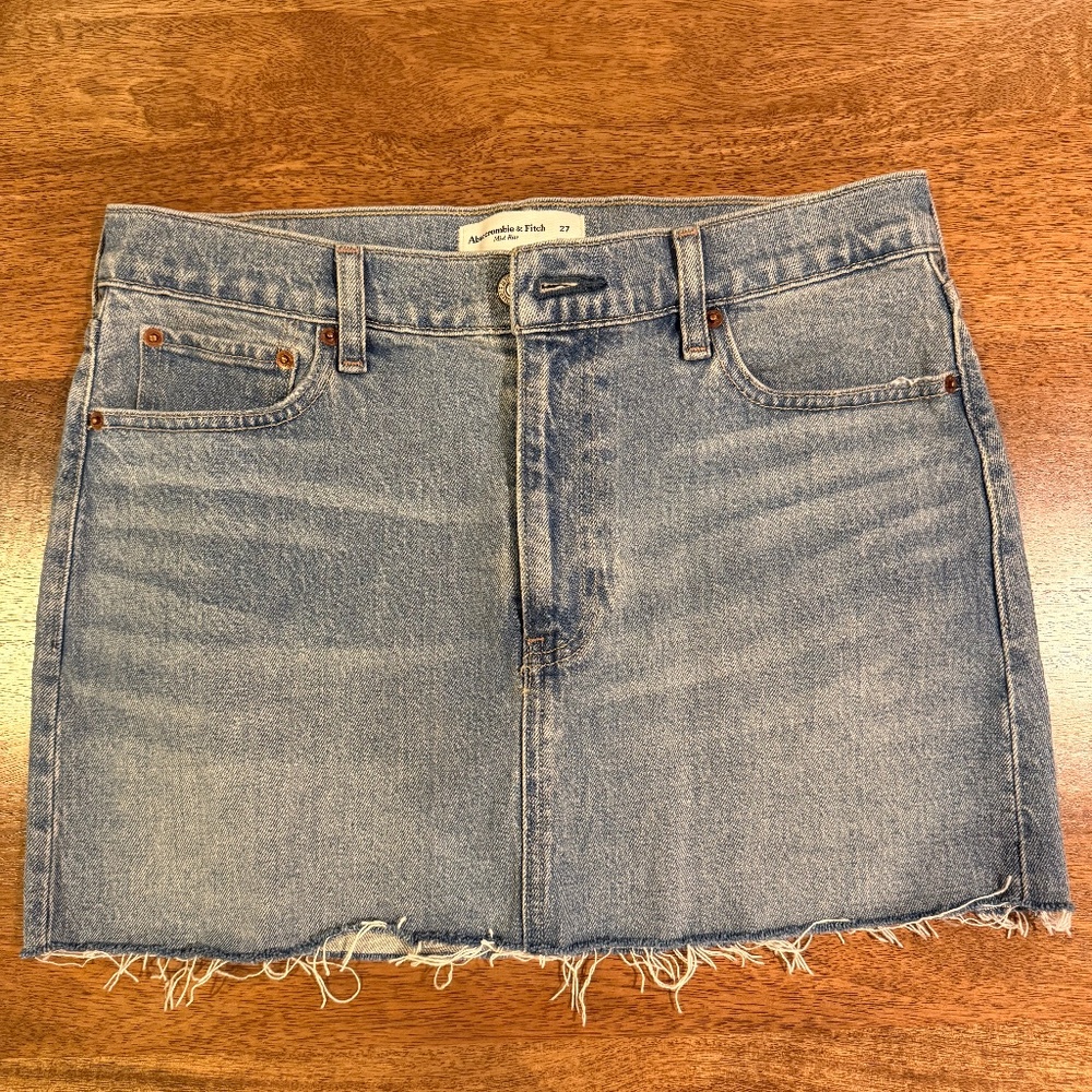 Abercrombie & Fitch - Mid Rise Denim Mini Skirt